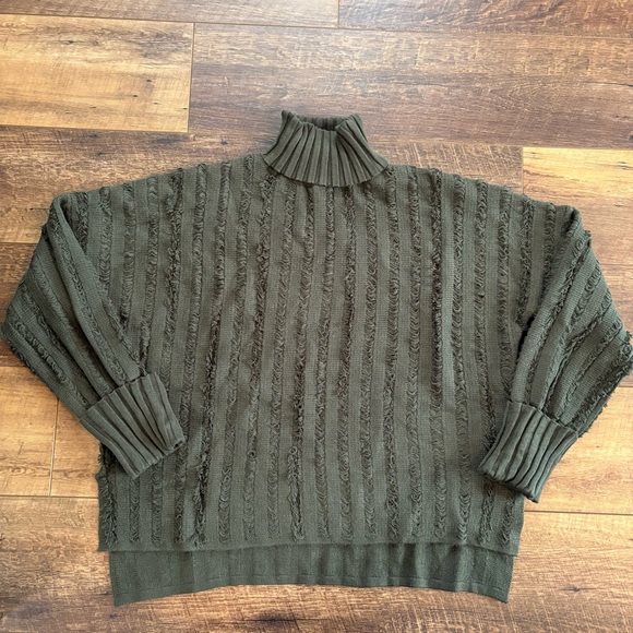 Gilli Women’s Olive Green Distressed Look Turtleneck Knit Sweater - Picture 1 of 10
